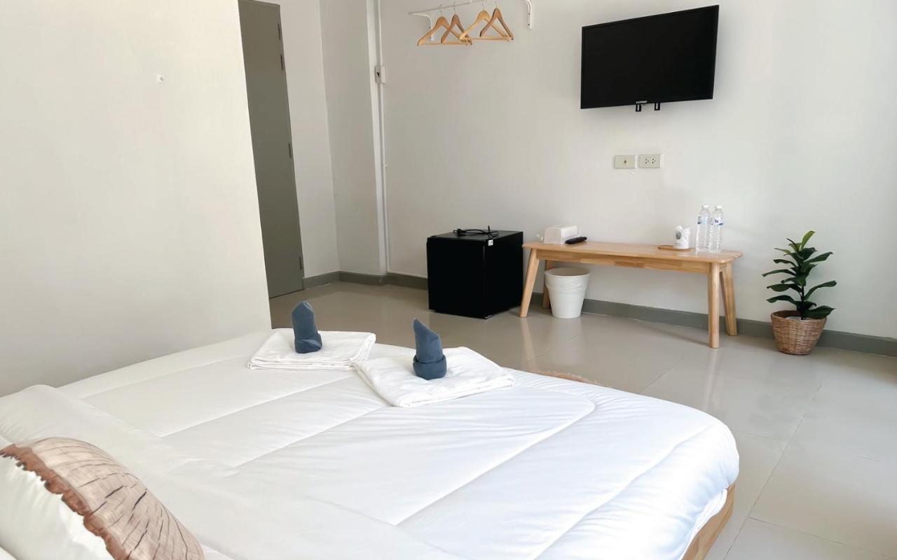 Hotel Baobab Patong Exterior foto